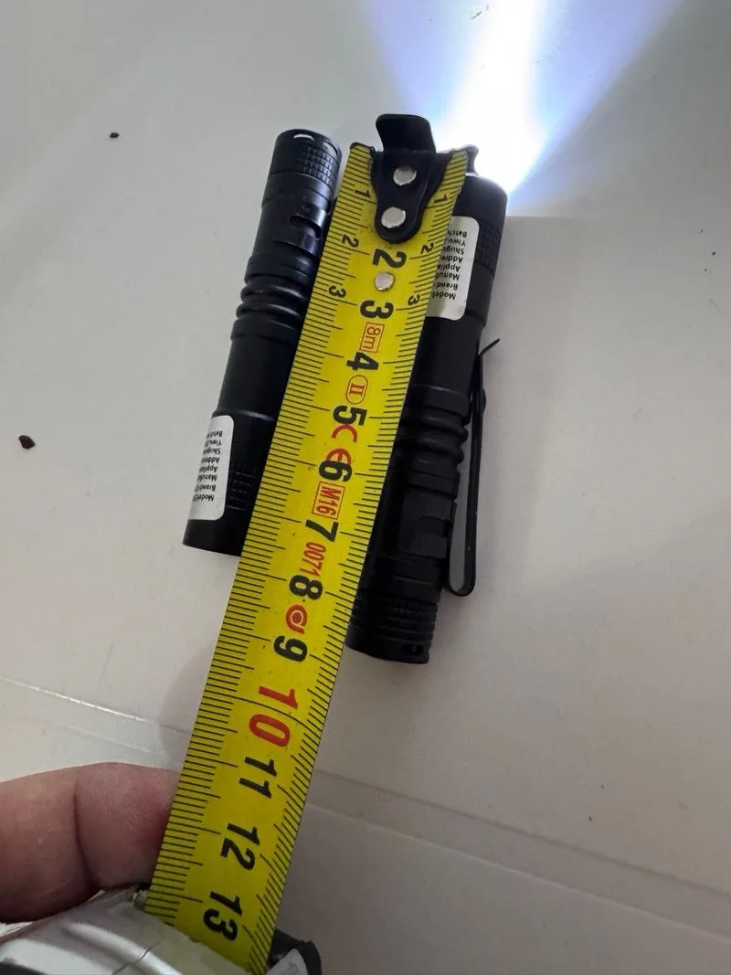 Linterna Bolsillo LED con pila