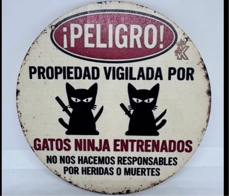 Cartel de madera Peligro Gatos Ninja humor
