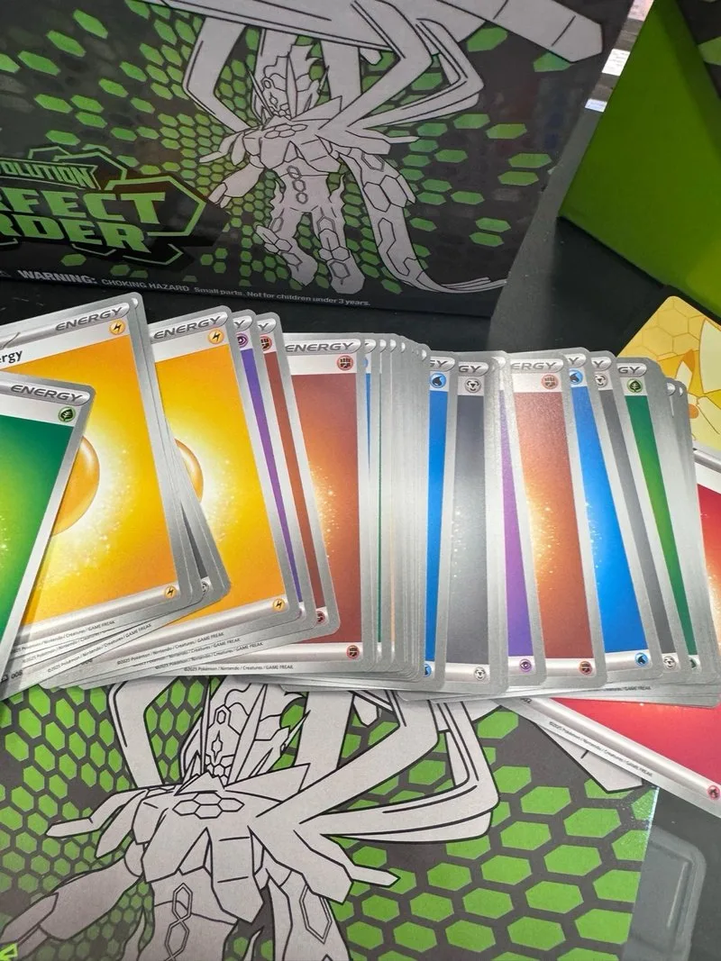 Pokemon Perfect Order ETB Caja Entrenador abierta