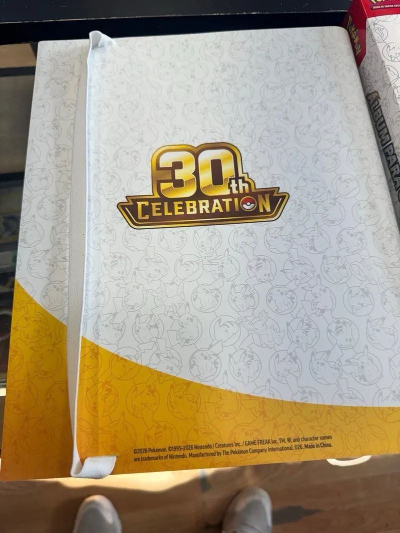 Álbum Pokémon 30 Aniversario Binder nuevo