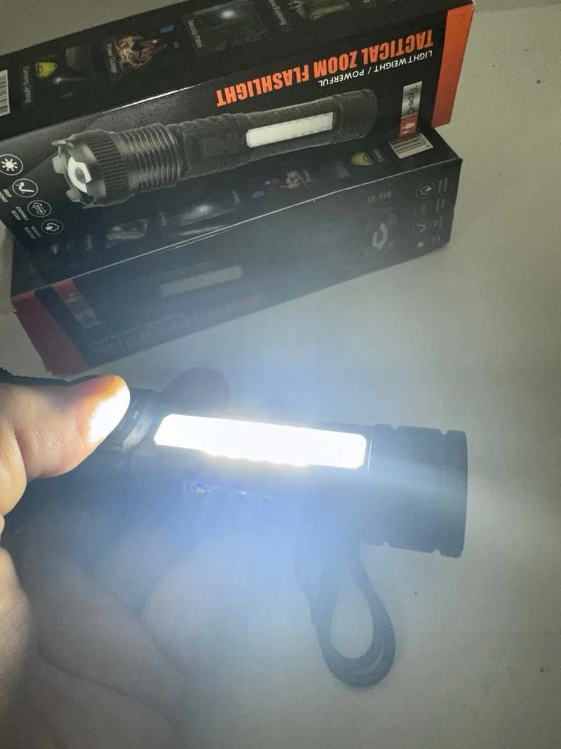 Linterna Táctica Zoom USB Potente