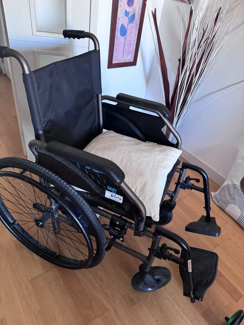 Silla de ruedas y andador plegables
