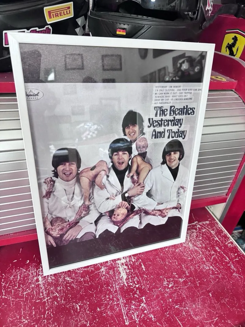 The Beatles Yesterday and Today Portada lienzo