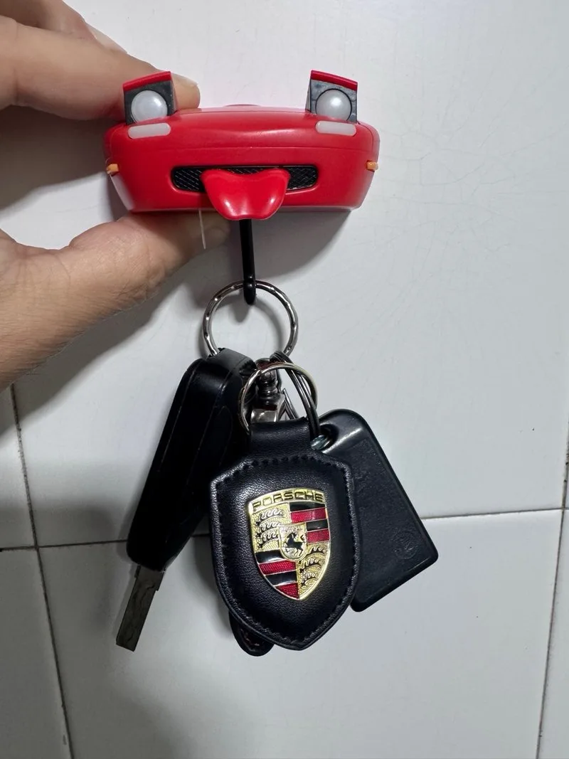 Colgador llaves coche rojo