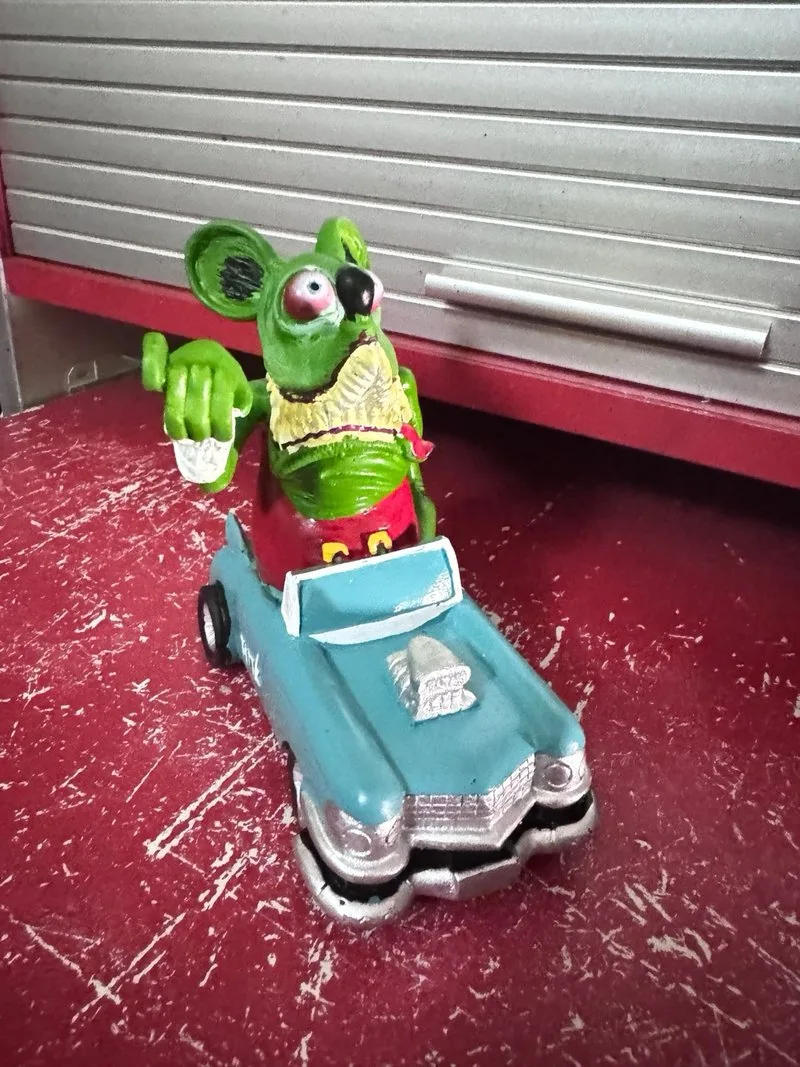 Figura de resina Rat Fink Ed roth Hot rod