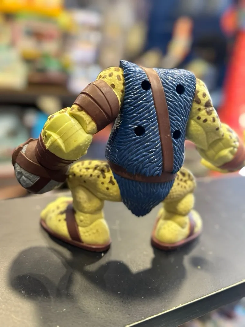 Pequeños Guerreros Slamfist con Maza