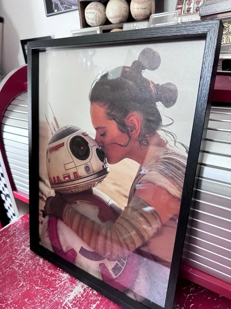 Star Wars Poster de Rey con BB-8 Enmarcado