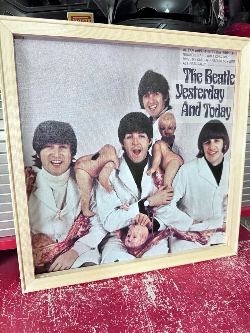 Yesterday and Today the beatles portada en marco