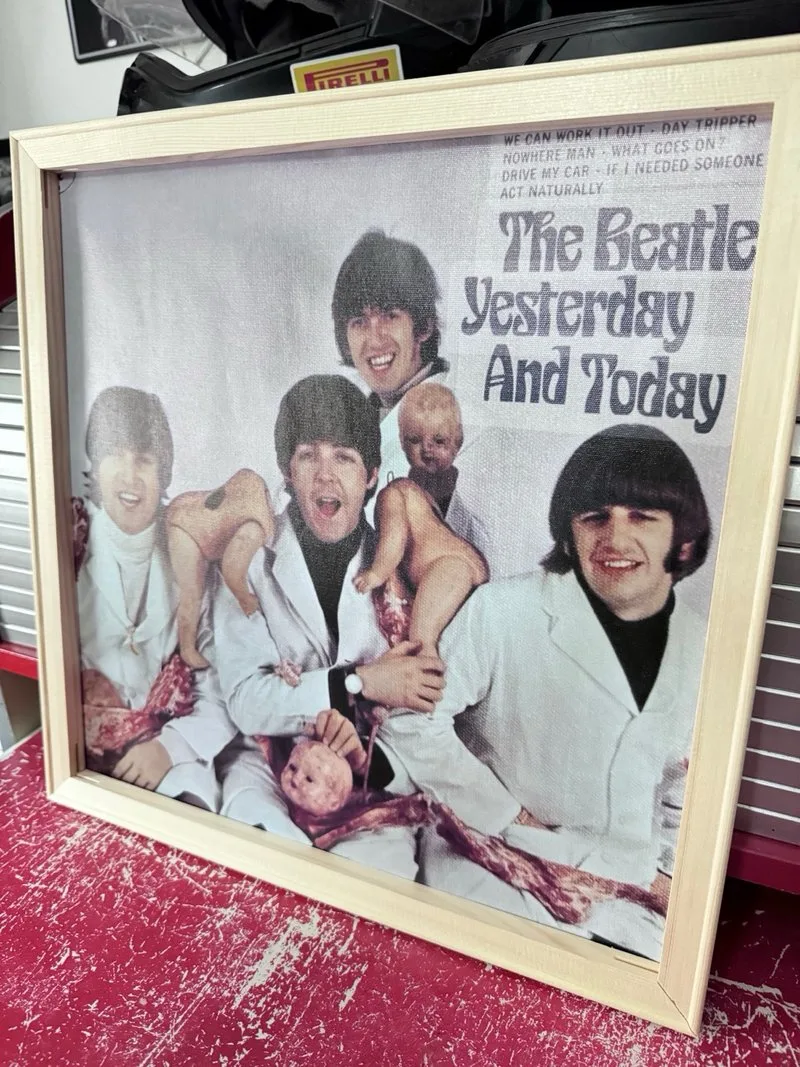 Yesterday and Today the beatles portada en marco