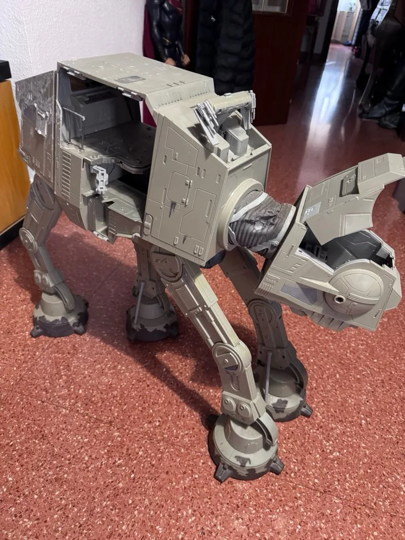 AT-AT Legacy 2010 Hasbro Funcionando