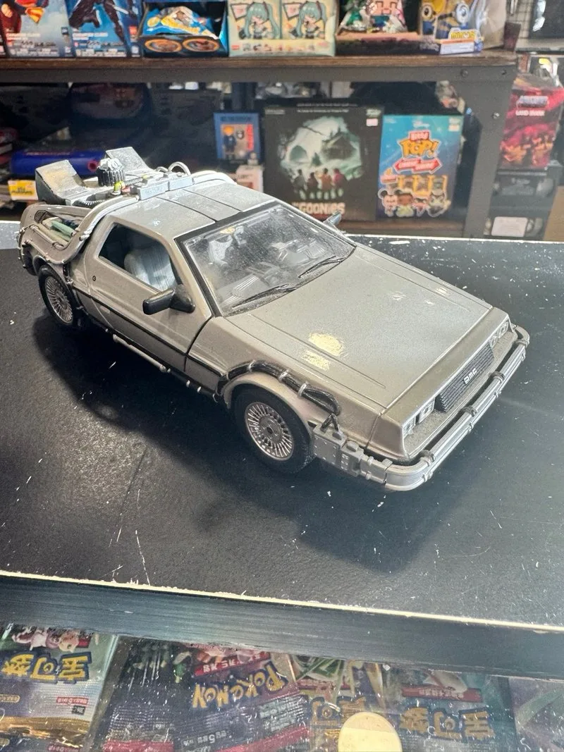 Coche Delorean Regreso al Futuro Welly 1:24