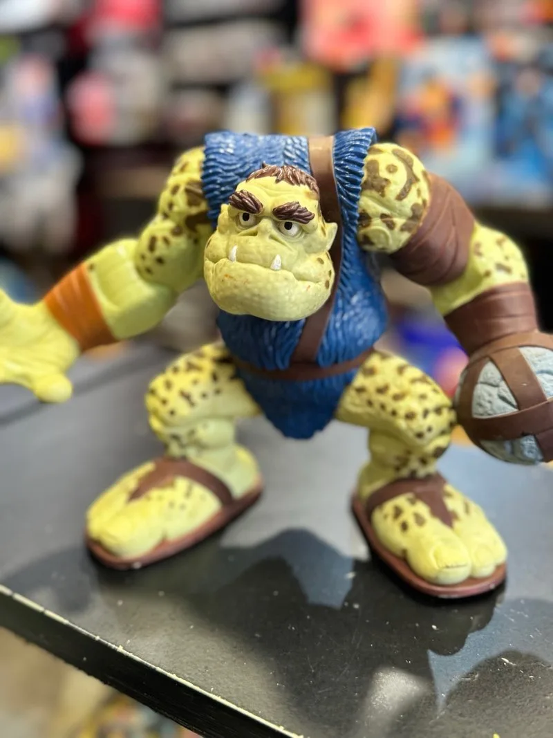 Pequeños Guerreros Slamfist con Maza