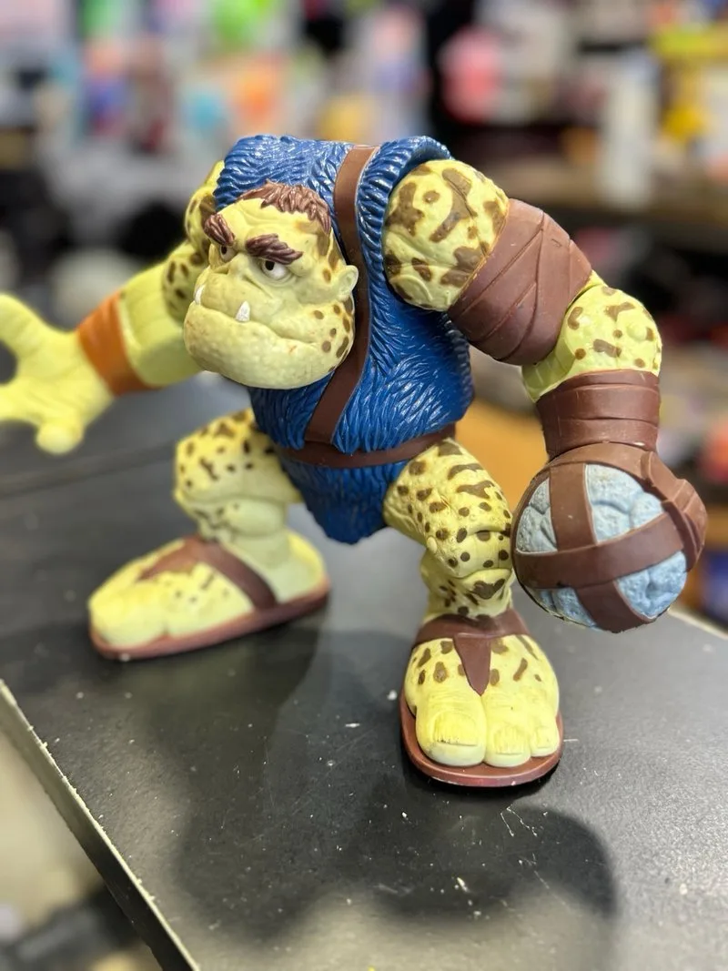 Pequeños Guerreros Slamfist con Maza