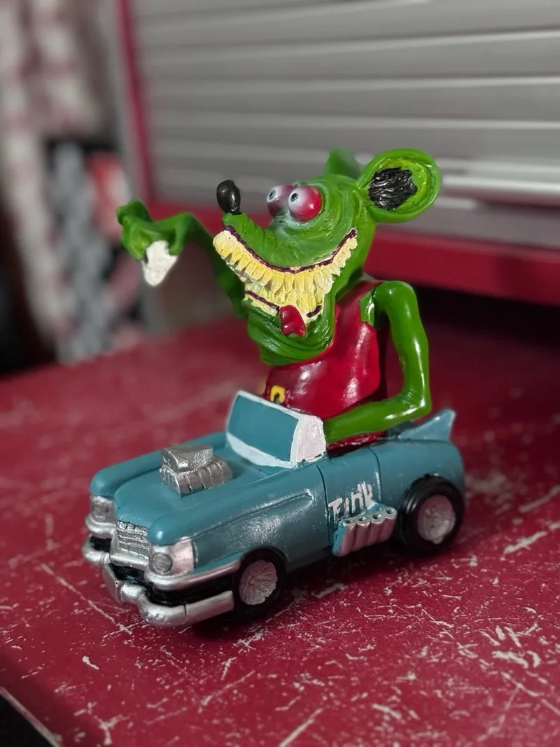 Figura de resina Rat Fink Ed roth Hot rod