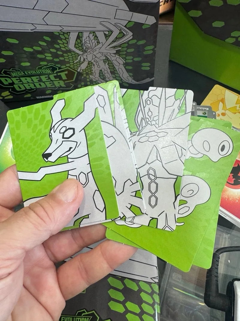 Pokemon Perfect Order ETB Caja Entrenador abierta