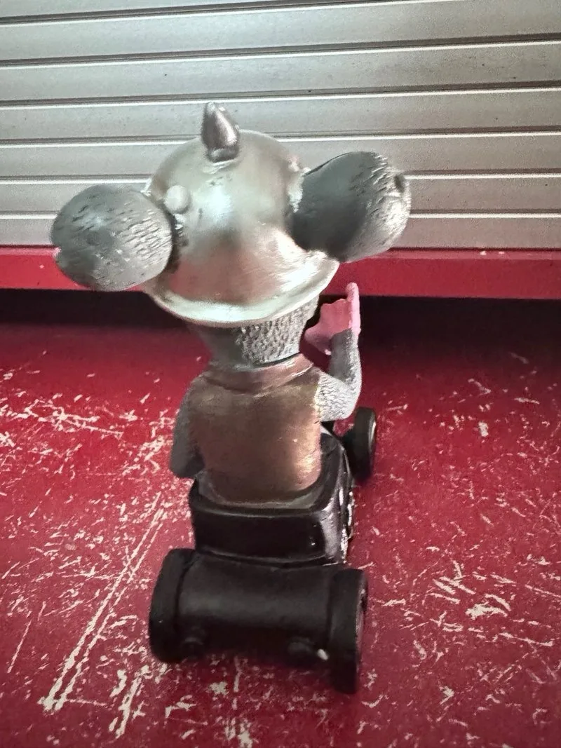 Figura de resina Rat fink Rat rod Ed roth Raton