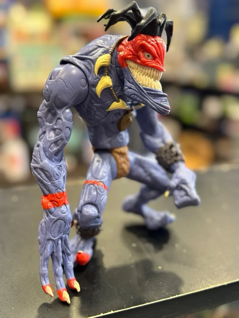 Insaniac Pequeños Guerreros Figura