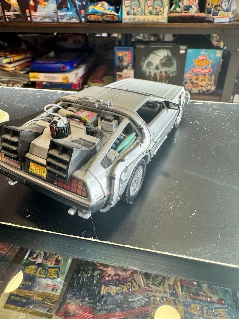 Coche Delorean Regreso al Futuro Welly 1:24