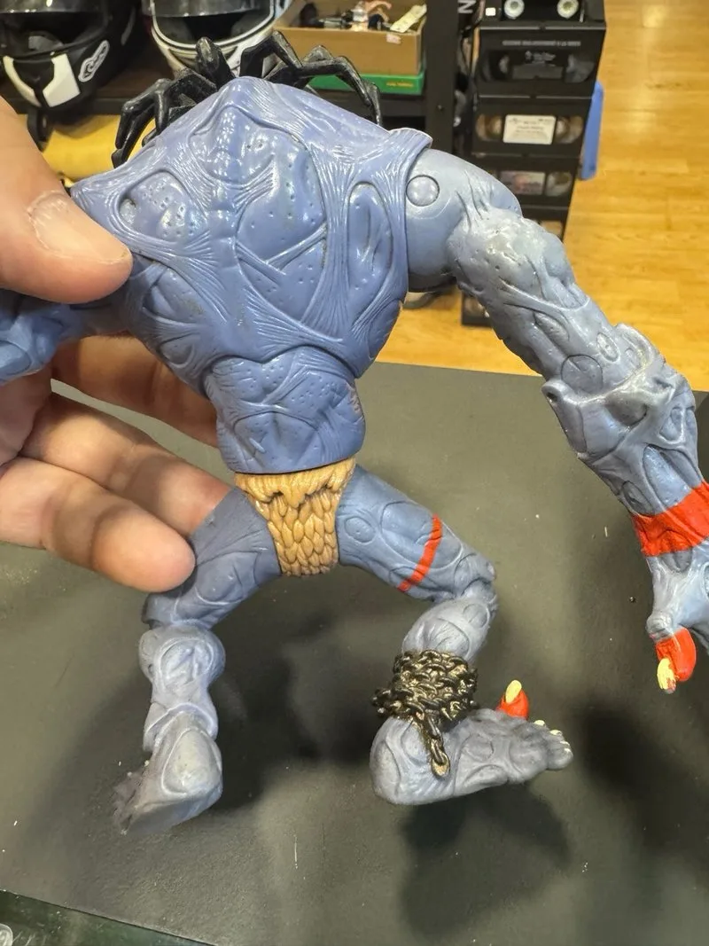 Insaniac Small Soldiers Figura de Acción