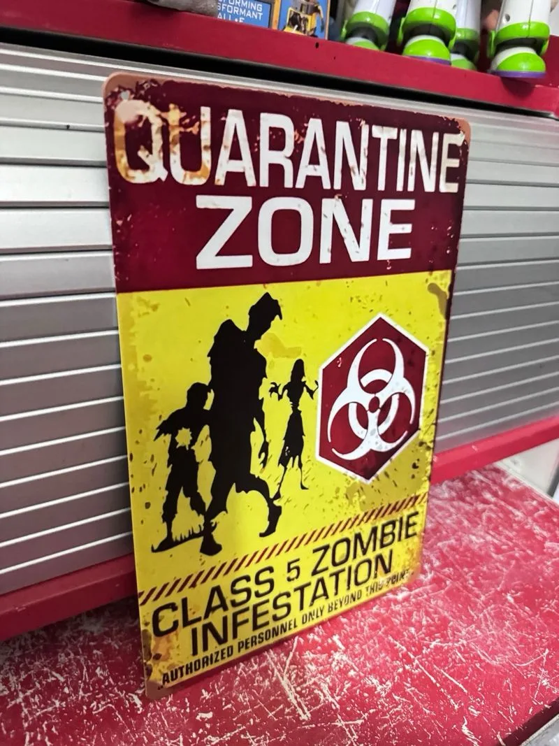 Cartel Metálico Zona Cuarentena Zombis