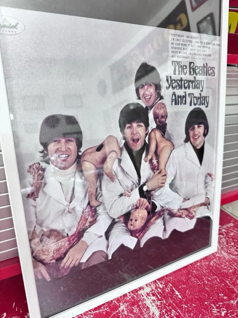 The Beatles Yesterday and Today Portada lienzo