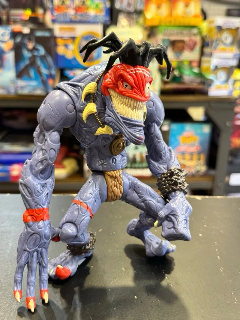 Insaniac Pequeños Guerreros Figura
