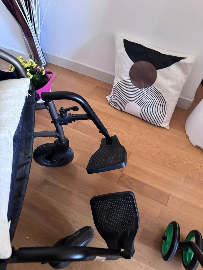 Silla de ruedas y andador plegables
