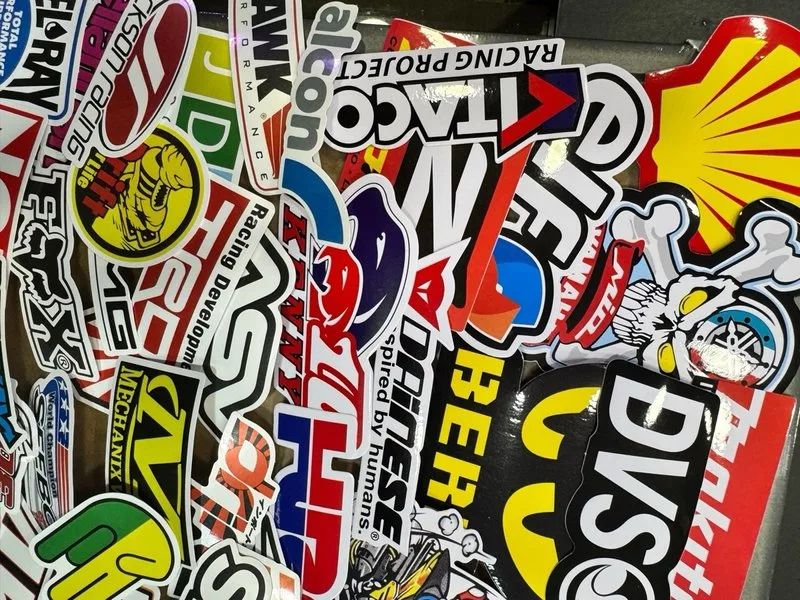 121 Pegatinas Racing para coches y motos