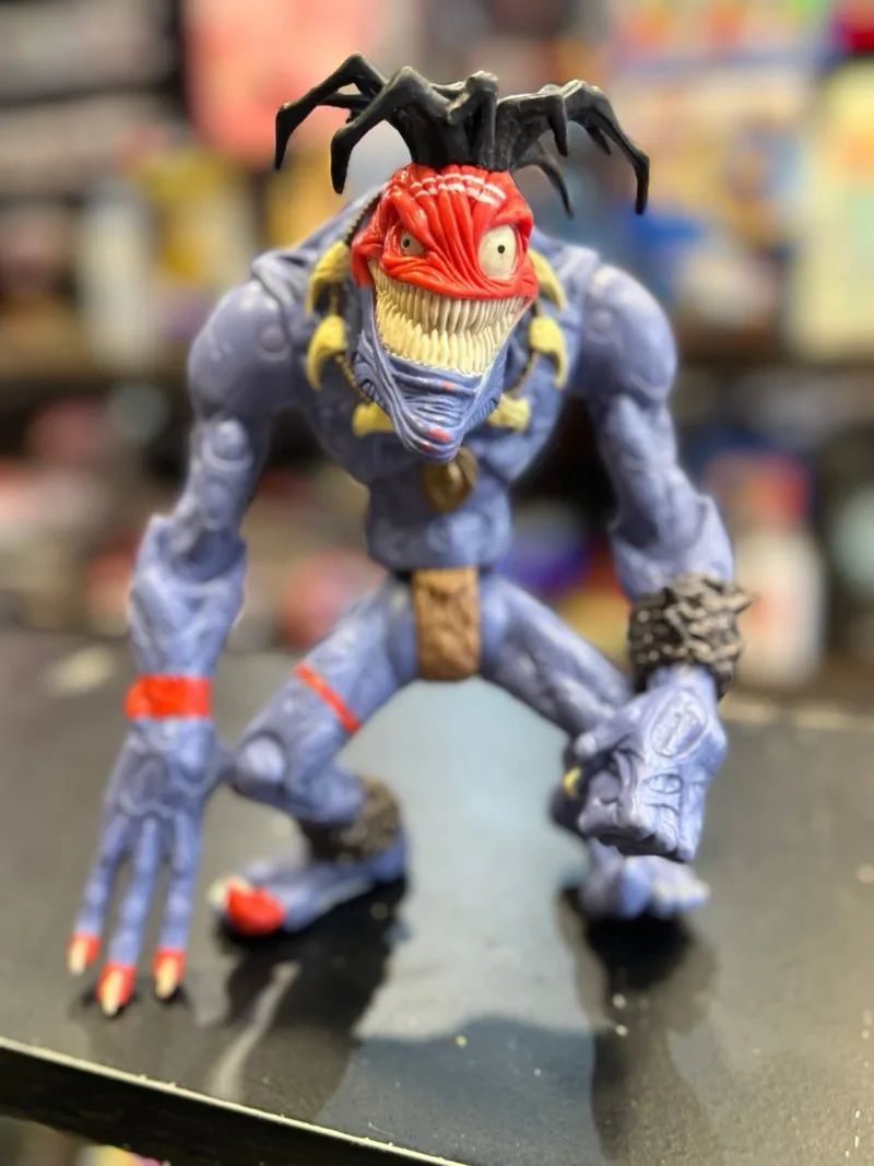 Insaniac Pequeños Guerreros Figura