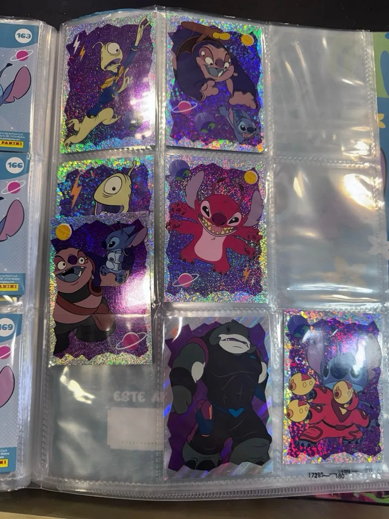 Álbum de cromos Disney Stitch Checklist