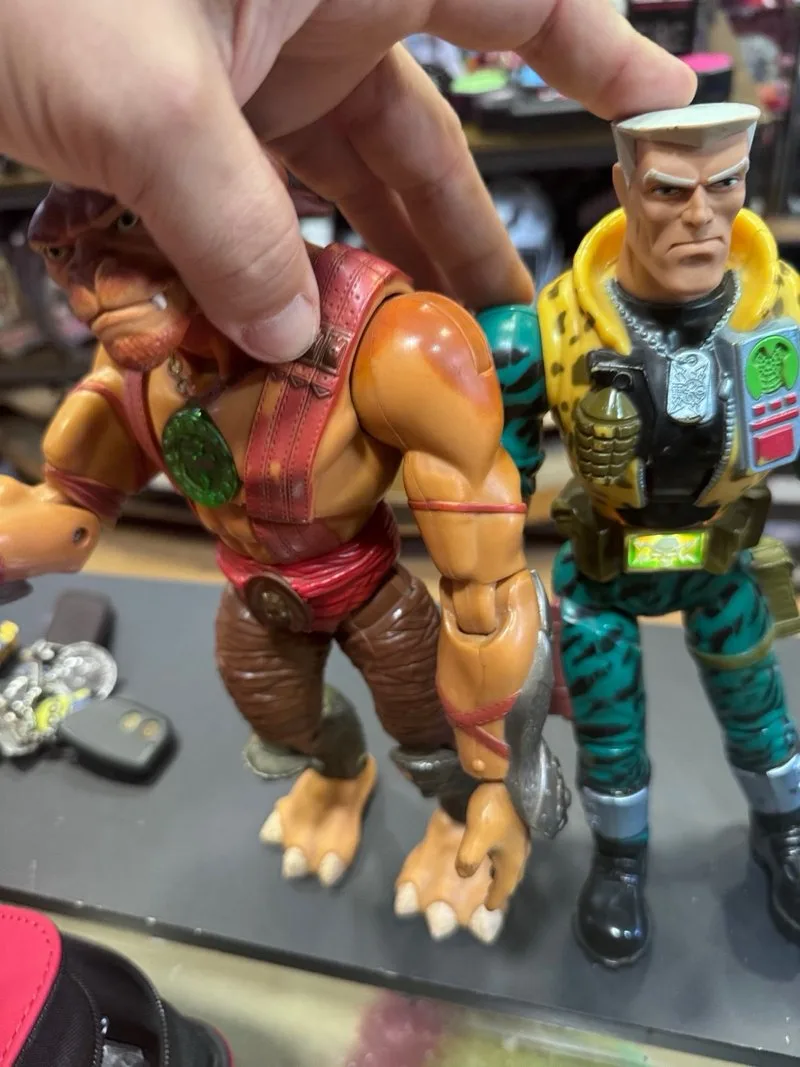 Chip Hazard y Archer Pequeños Guerreros