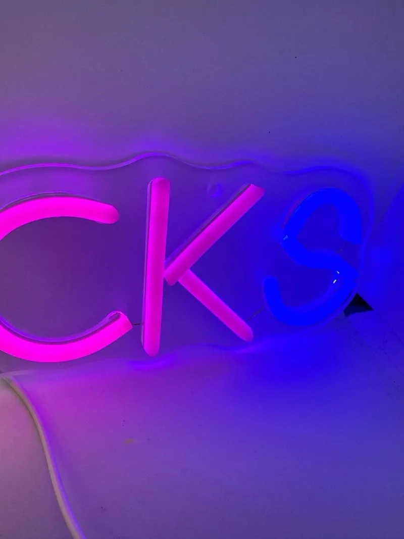 Cartel Neón LED Snacks Multicolor