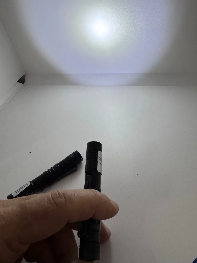 Linterna Bolsillo LED con pila