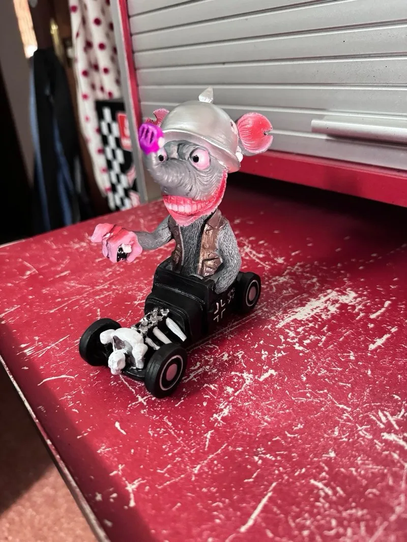 Figura de resina Rat fink Rat rod Ed roth Raton