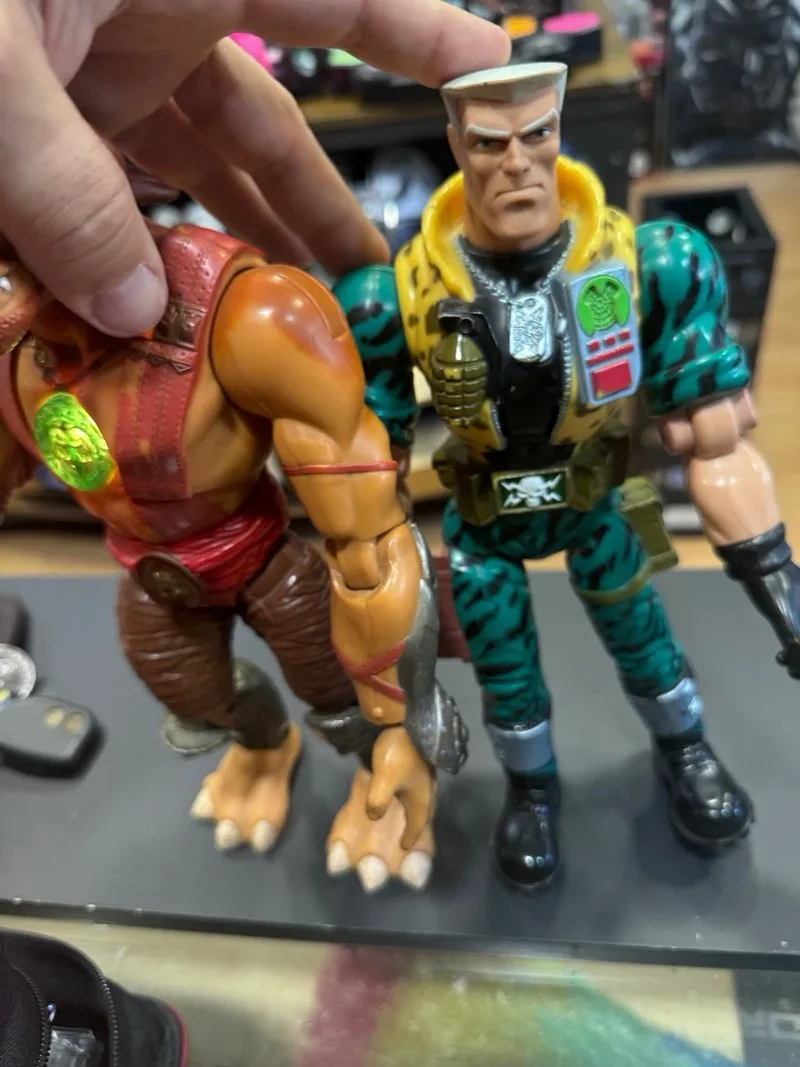 Chip Hazard y Archer Pequeños Guerreros