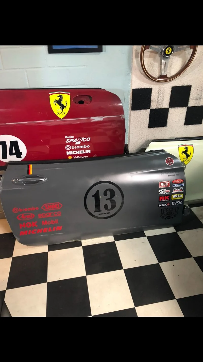Puertas de coche tematizadas ferrari Racing