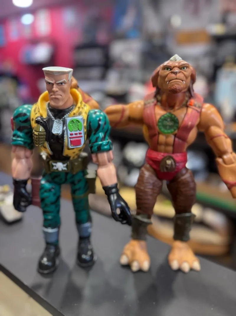 Chip Hazard y Archer Pequeños Guerreros