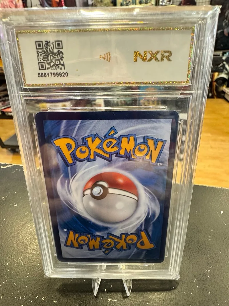 Carta Pokémon Noibat 111/100 AR Grado 10 🇨🇳