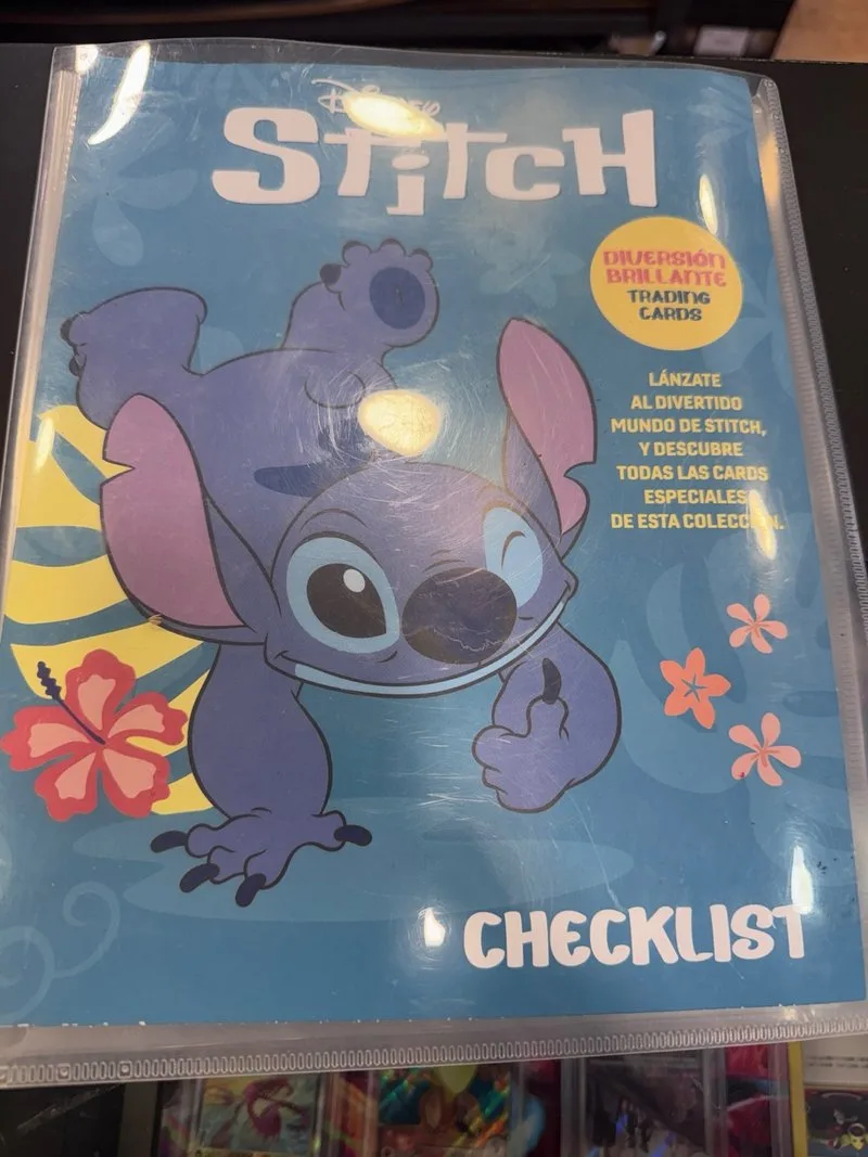 Álbum de cromos Disney Stitch Checklist