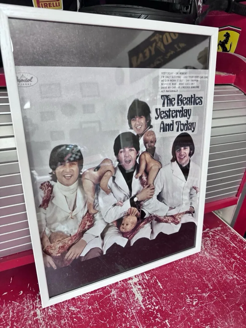 The Beatles Yesterday and Today Portada lienzo