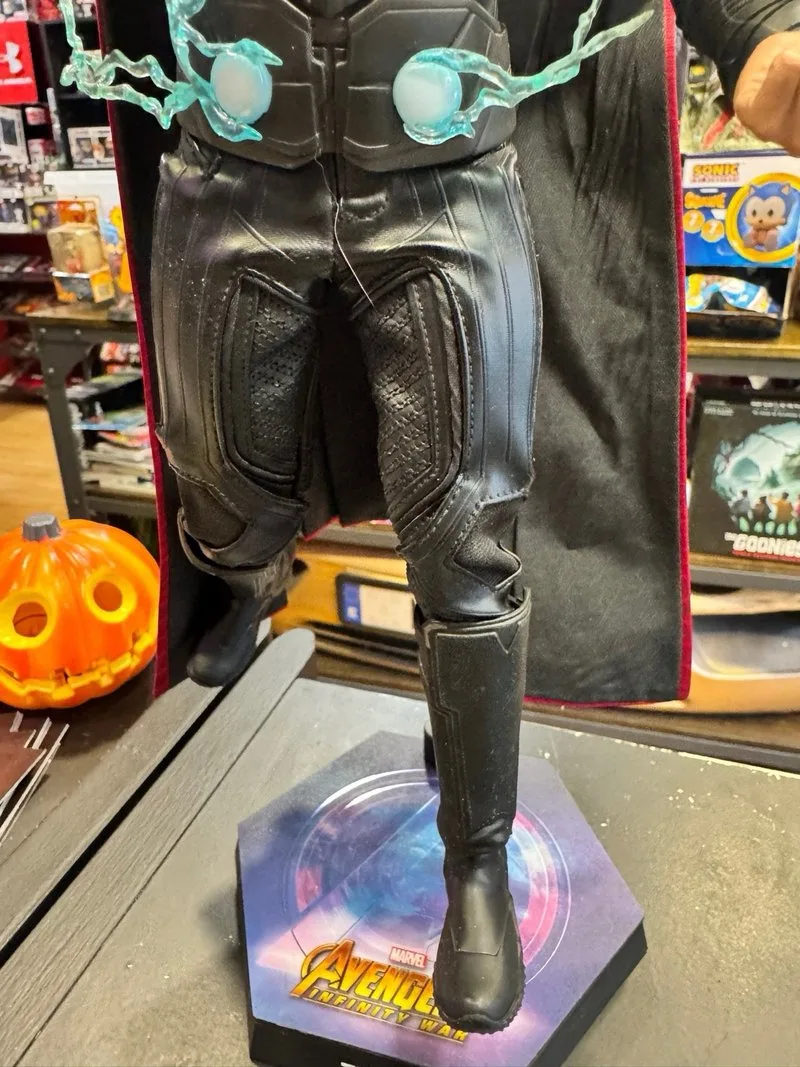Figura Hot Toys Thor Infinity War 1/6