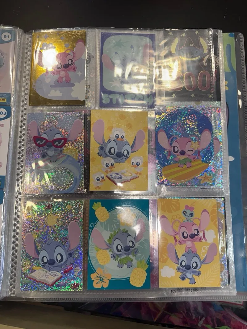 Álbum de cromos Disney Stitch Checklist