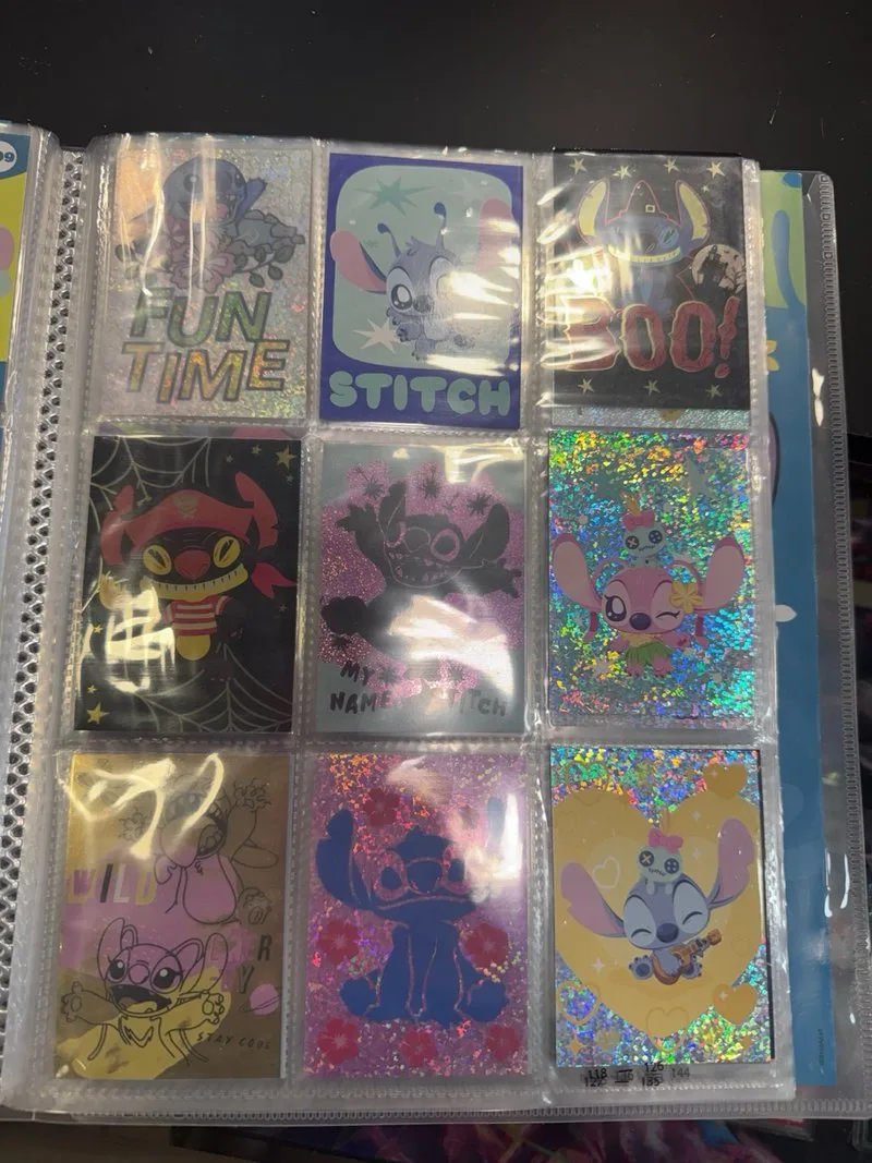 Álbum de cromos Disney Stitch Checklist