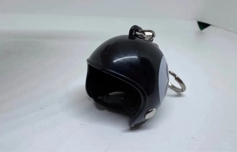 Llavero Casco Moto Custom Bola 8