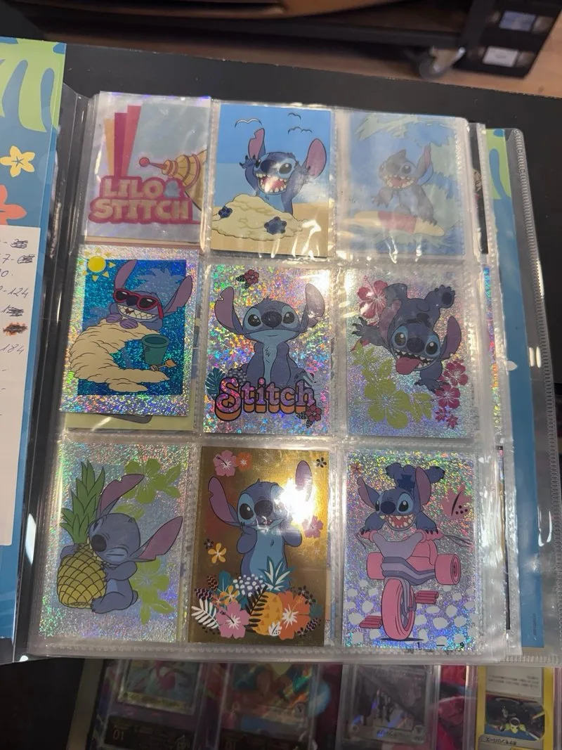 Álbum de cromos Disney Stitch Checklist