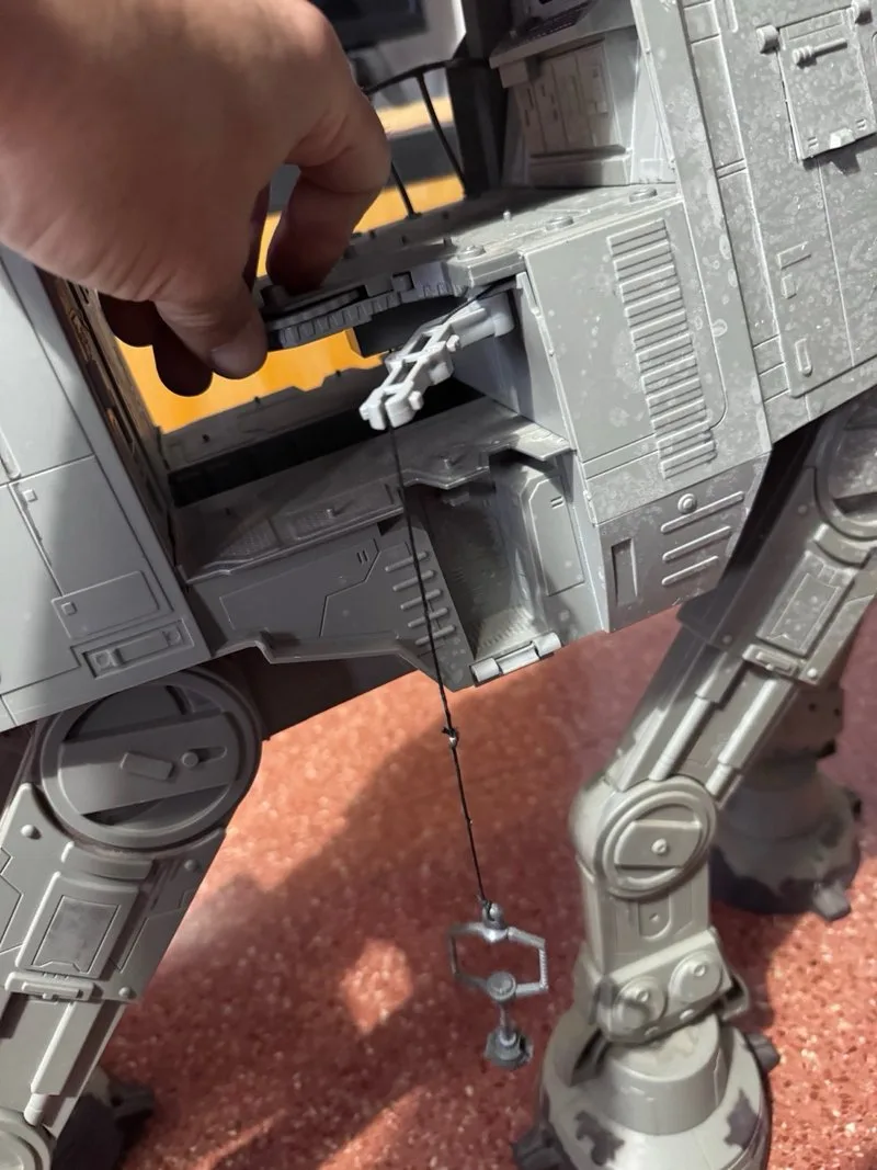 AT-AT Legacy 2010 Hasbro Funcionando