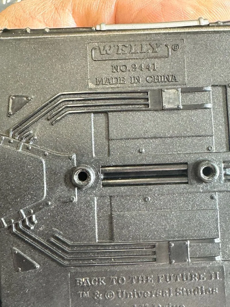 Coche Delorean Regreso al Futuro Welly 1:24